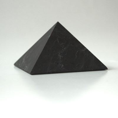 Šungitová pyramida 8,5 x 8,5 cm